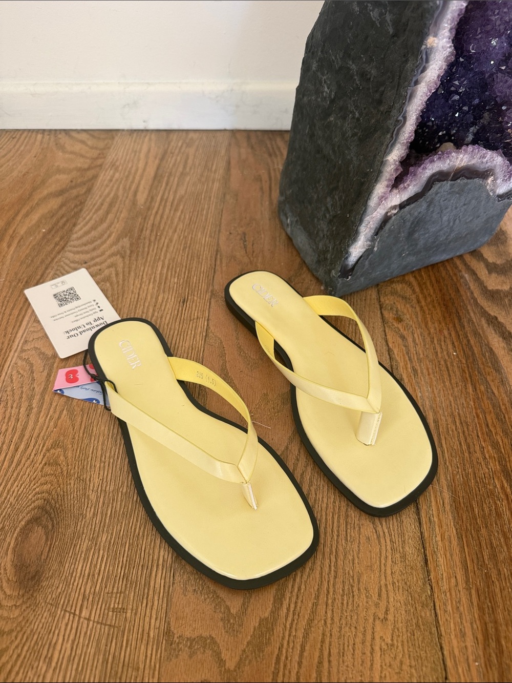 Cider Butter Yellow Square-Toe Flip Flop Sandals